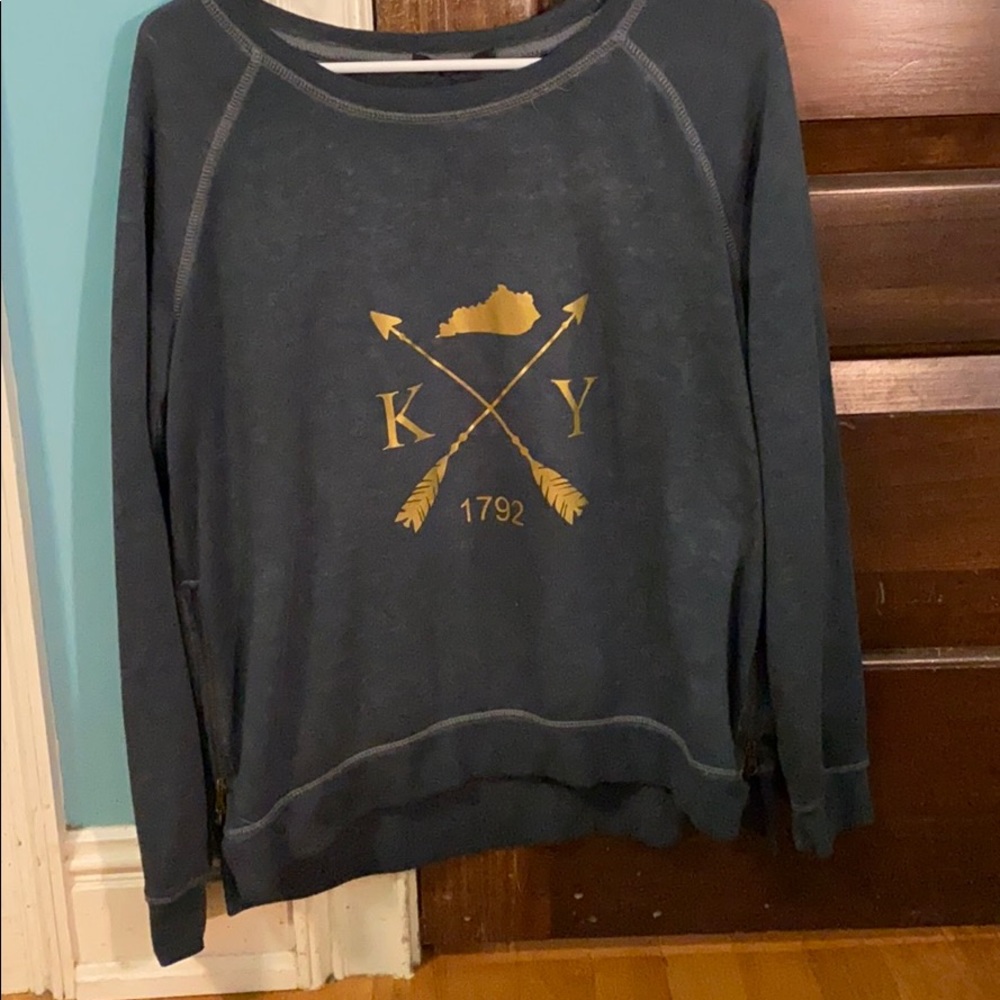 size small Kentucky sweater